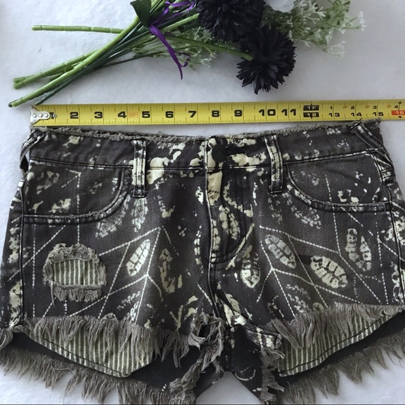 Free People Shibori Print Denim Shorts - Picture 6 of 9